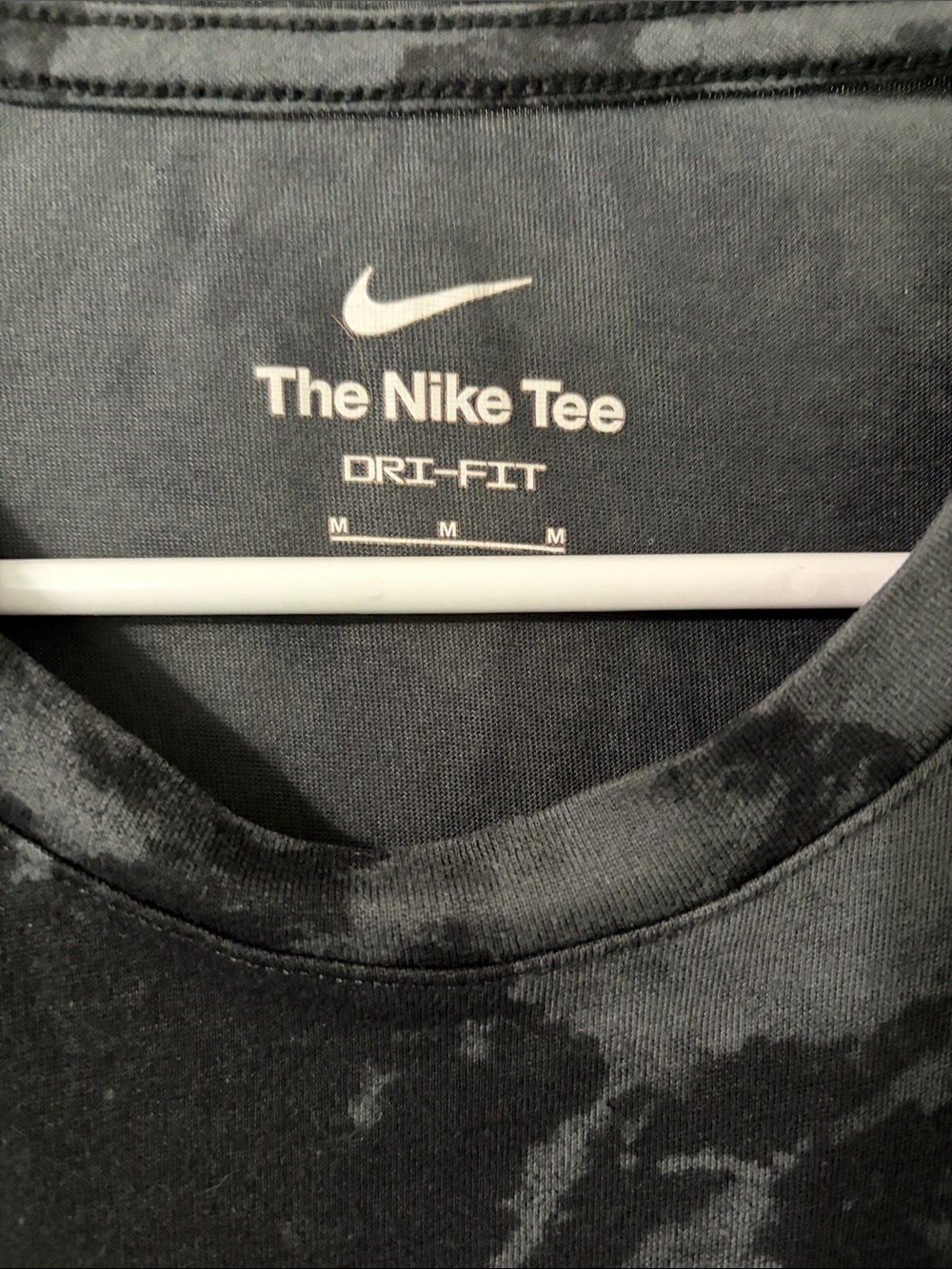 Nike Dri-Fit NWOT Men’s Black Running Division Graphic Skeleton Bone Tee Medium - Picture 4 of 7